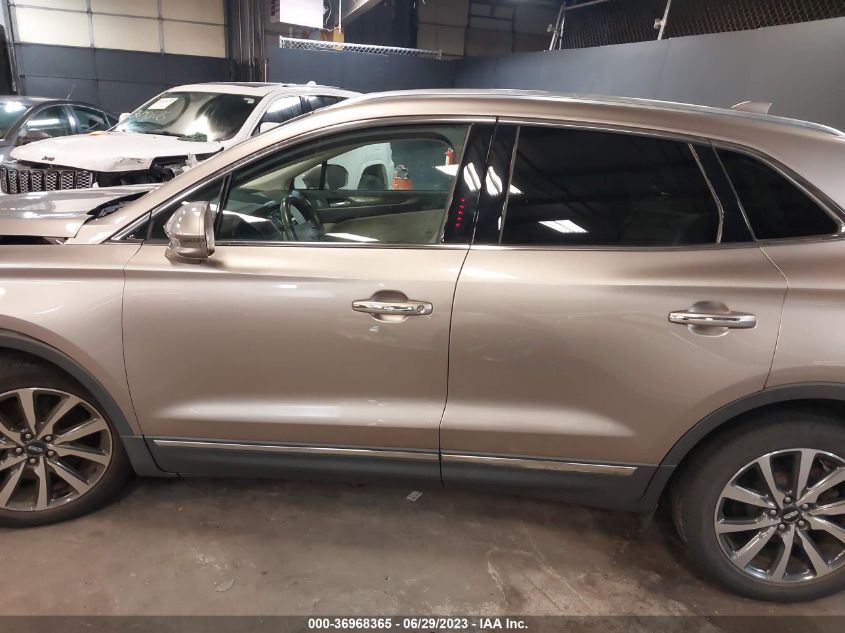 2019 LINCOLN MKC RESERVE - 5LMCJ3D97KUL03382