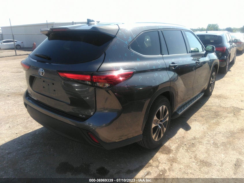 VIN 5TDGZRAH4MS066079 2021 TOYOTA HIGHLANDER XLE