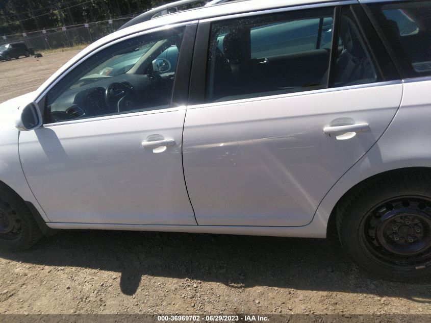 2014 VOLKSWAGEN JETTA SPORTWAGEN 2.0L TDI - 3VWPL7AJ7EM615457