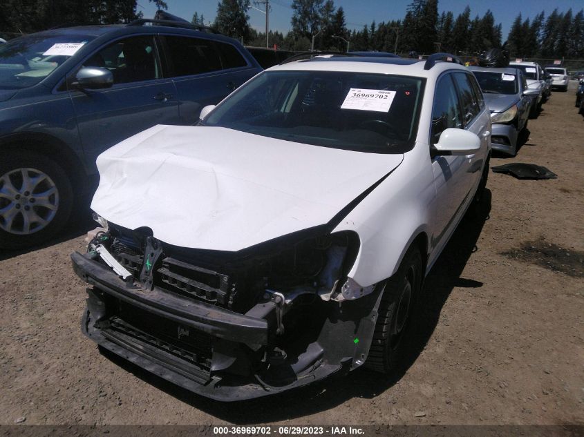 2014 VOLKSWAGEN JETTA SPORTWAGEN 2.0L TDI - 3VWPL7AJ7EM615457