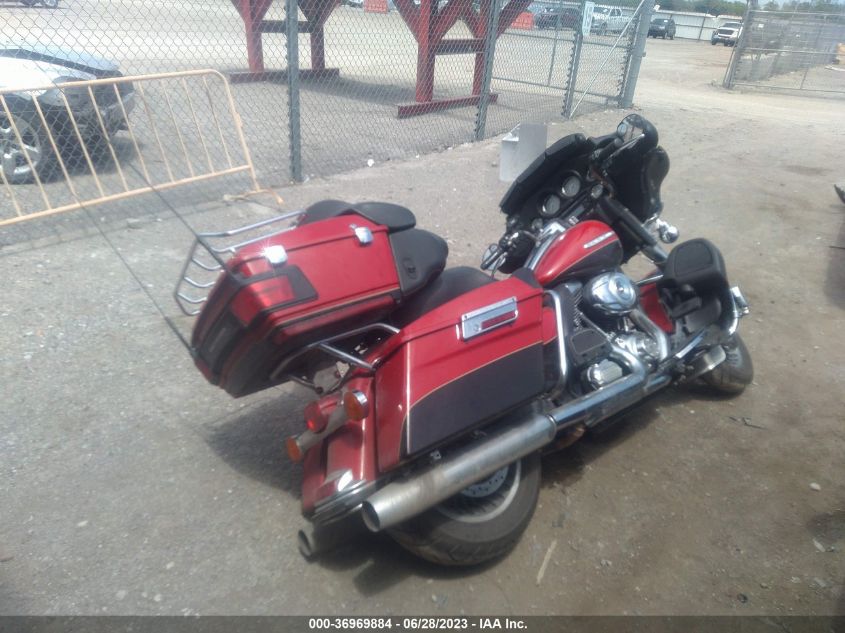 2011 HARLEY-DAVIDSON FLHTK - 1HD1KEM16BB647345