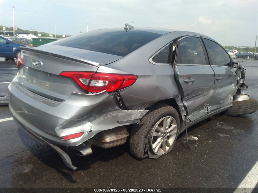 2015 HYUNDAI SONATA 2.4L SE - 5NPE24AF5FH005717