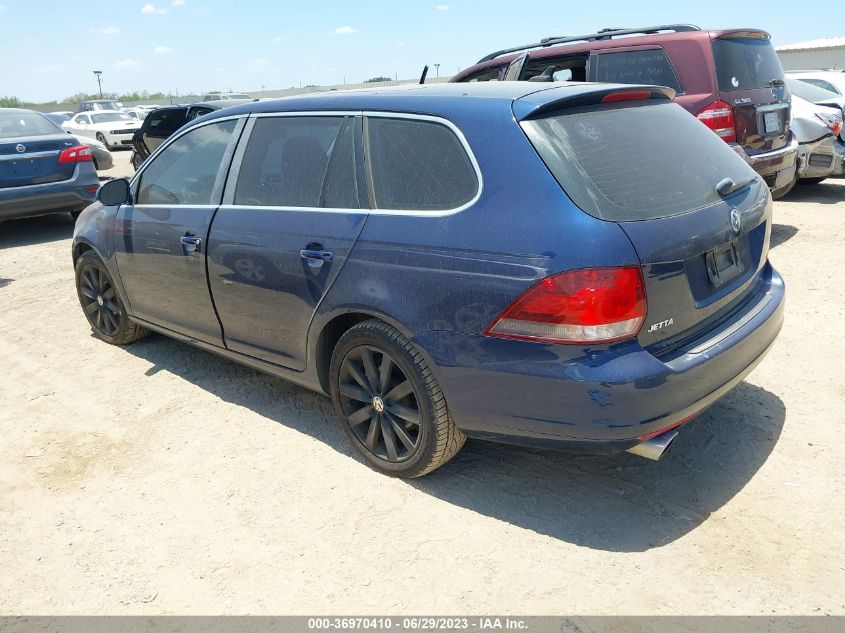 2014 VOLKSWAGEN JETTA SPORTWAGEN TDI W/SUNROOF - 3VWPL7AJ6EM616017