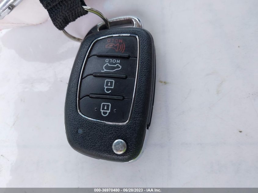 2019 HYUNDAI TUCSON SE - KM8J23A45KU895672