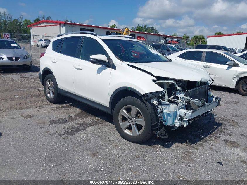 2015 TOYOTA RAV4 XLE - JTMWFREV0FJ058145