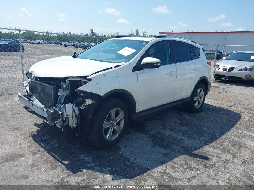 2015 TOYOTA RAV4 XLE - JTMWFREV0FJ058145