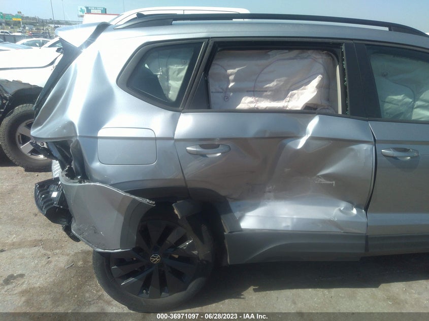 VIN 3VVCX7B21NM038164 2022 VOLKSWAGEN TAOS S