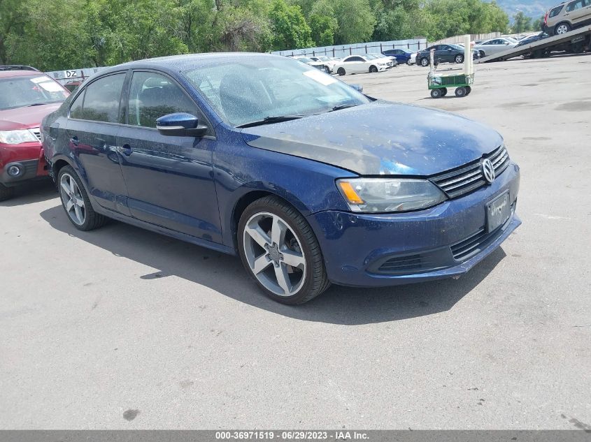 2014 VOLKSWAGEN JETTA SEDAN SE - 3VWD17AJ4EM312001