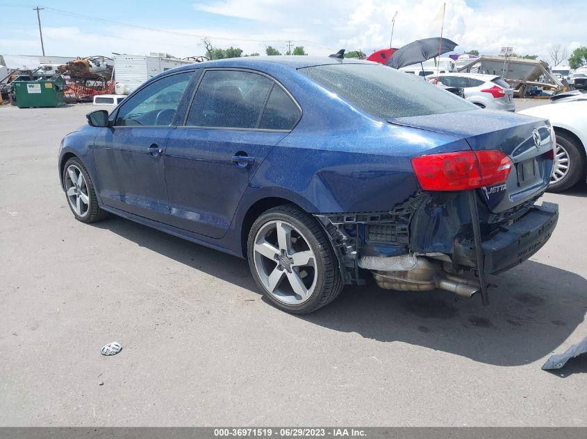 2014 VOLKSWAGEN JETTA SEDAN SE - 3VWD17AJ4EM312001