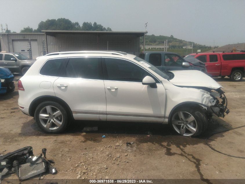 2014 VOLKSWAGEN TOUAREG LUX - WVGEP9BP2ED010234