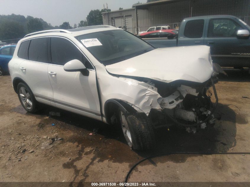 2014 VOLKSWAGEN TOUAREG LUX - WVGEP9BP2ED010234