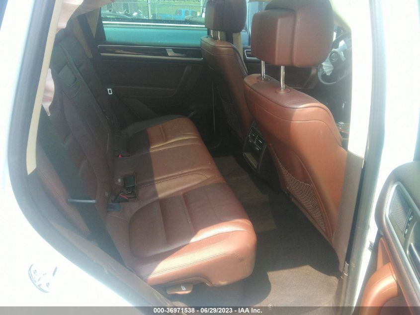 2014 VOLKSWAGEN TOUAREG LUX - WVGEP9BP2ED010234