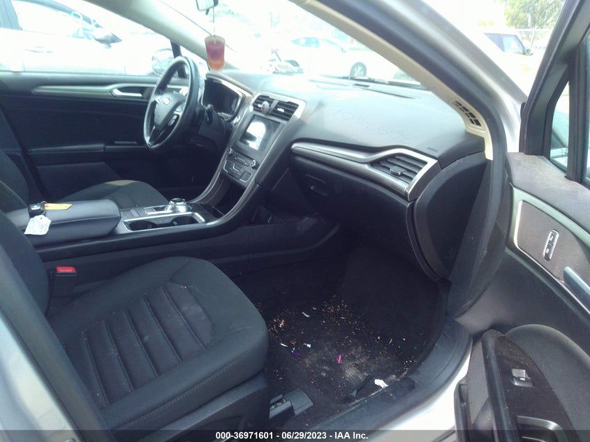 VIN 3FA6P0HD4HR353422 2017 FORD FUSION SE