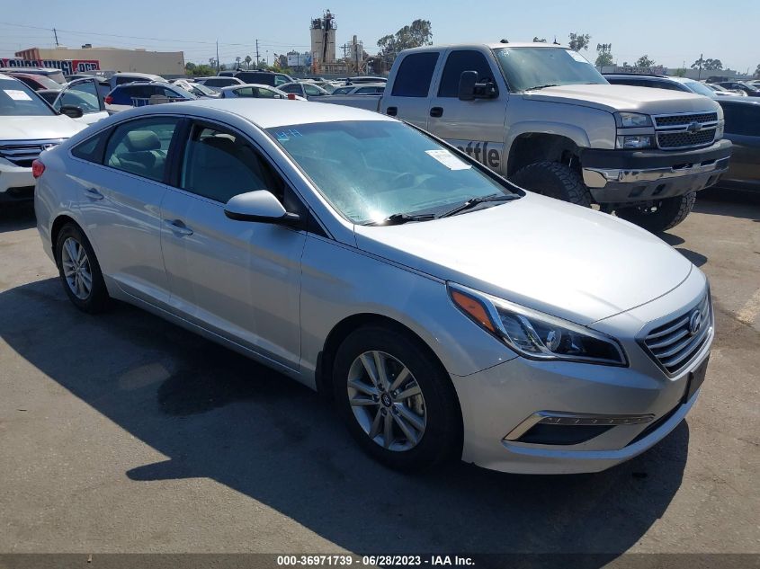 2015 HYUNDAI SONATA 2.4L SE - 5NPE24AF8FH165252