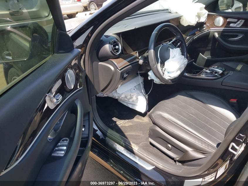 VIN WDDZF4JB4KA562905 2019 MERCEDES-BENZ E-CLASS E 300