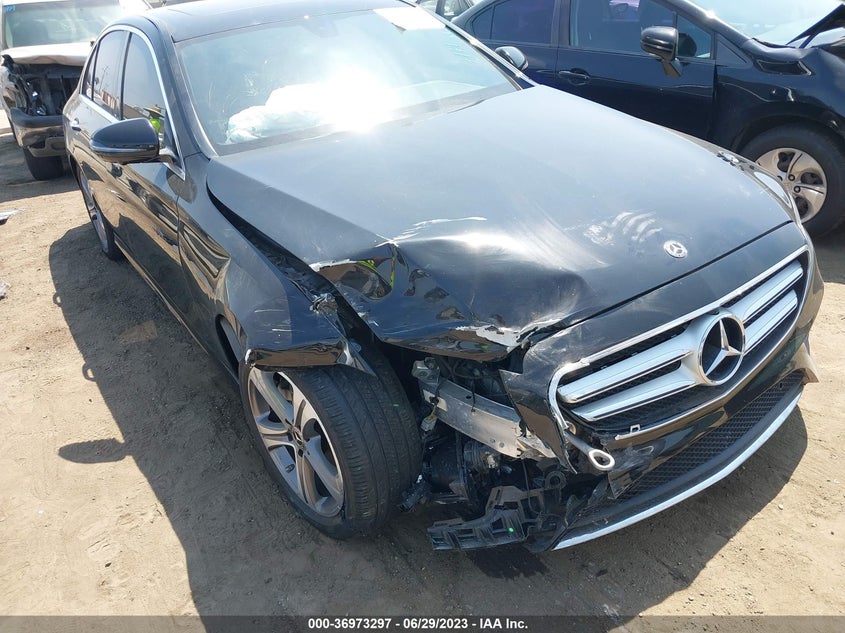 VIN WDDZF4JB4KA562905 2019 MERCEDES-BENZ E-CLASS E 300