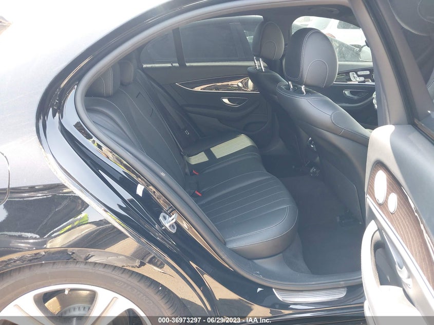 VIN WDDZF4JB4KA562905 2019 MERCEDES-BENZ E-CLASS E 300