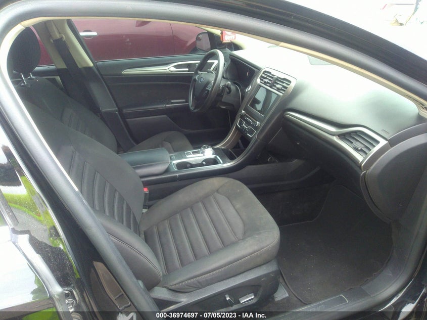 VIN 3FA6P0HD7JR272940 2018 FORD FUSION SE