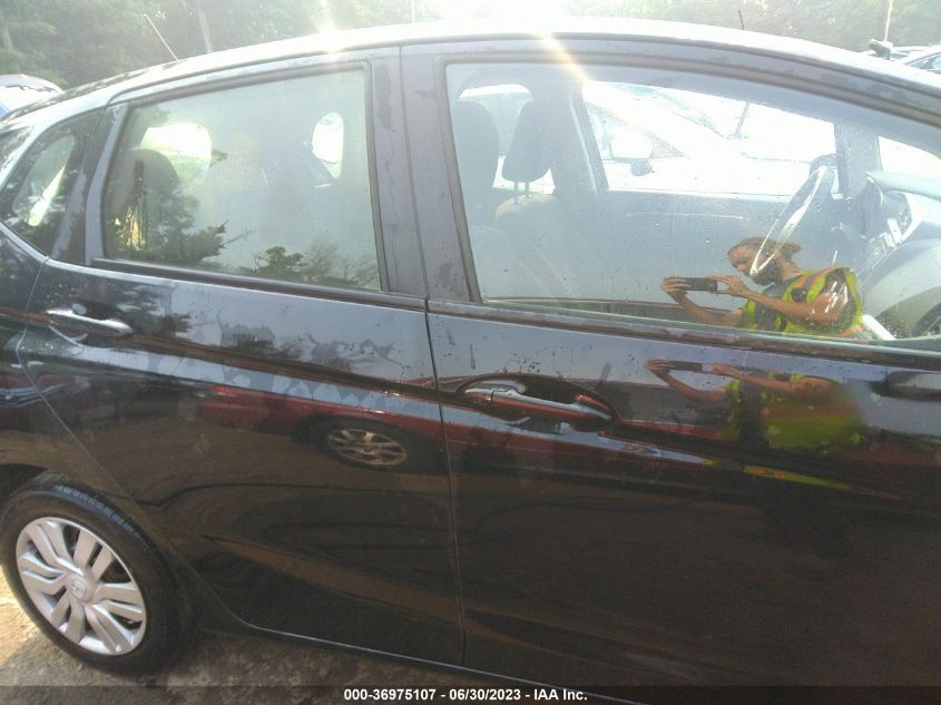 2016 HONDA FIT LX - JHMGK5H56GS001723