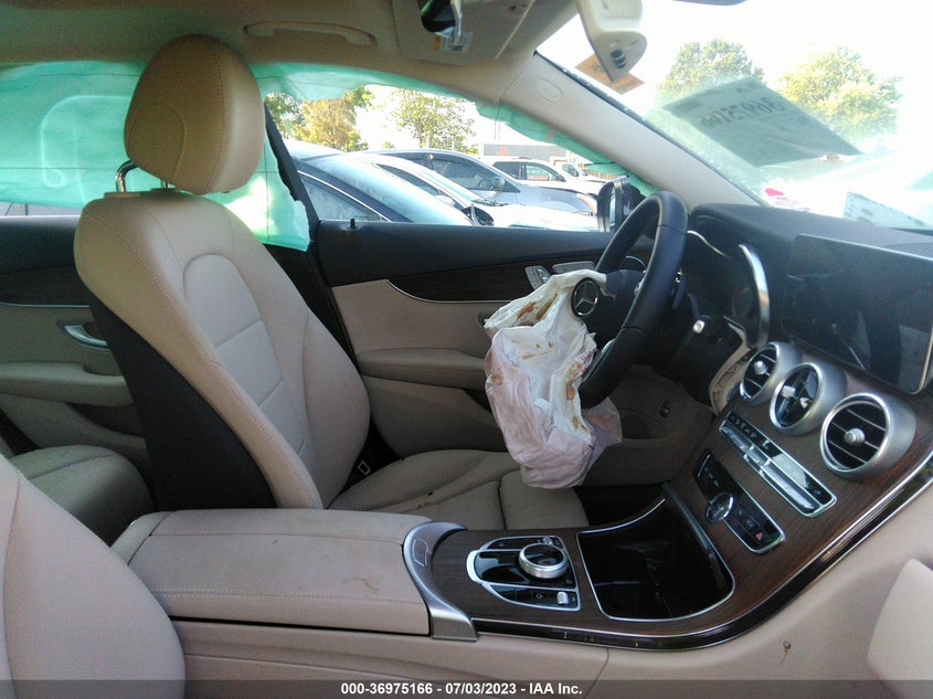 VIN 55SWF8EB5KU318930 2019 MERCEDES-BENZ C-CLASS C 300