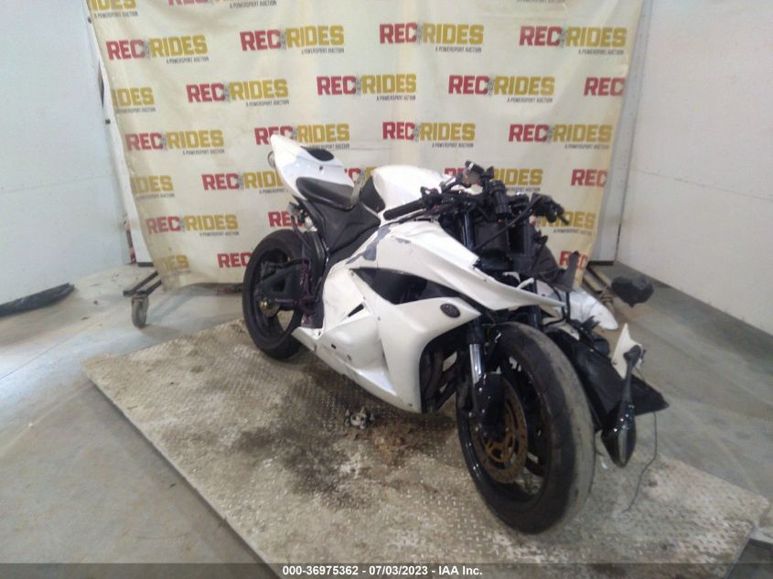 2011 HONDA CBR600 RR - JH2PC4045BK400098