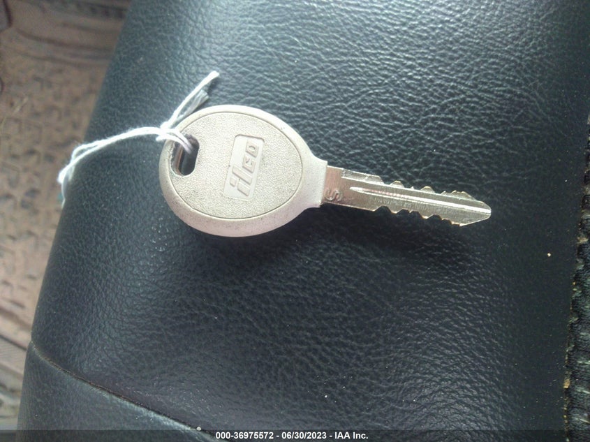 VIN 1C4NJDEB0HD205276 2017 JEEP COMPASS LATITUDE
