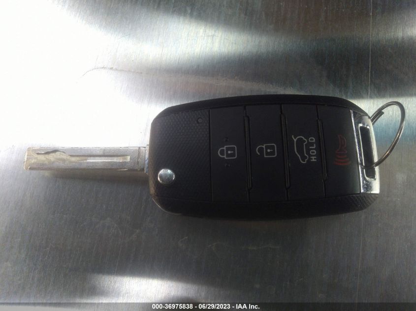 2016 KIA SOUL + - KNDJP3A52G7286494