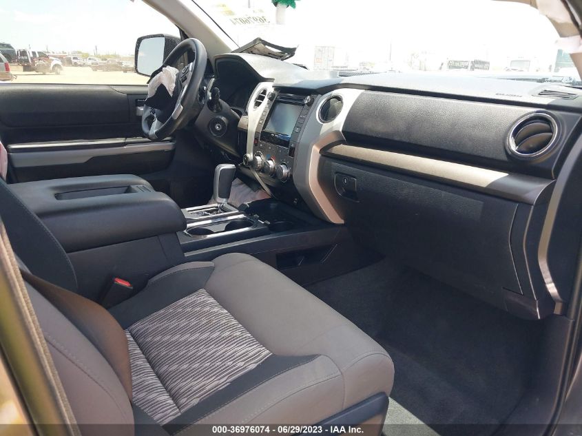 2019 TOYOTA TUNDRA 4WD SR5 - 5TFDW5F1XKX851066