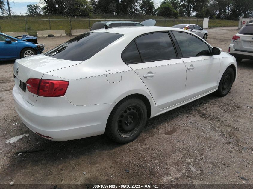 2014 VOLKSWAGEN JETTA SEDAN SE - 3VWD17AJ4EM264970