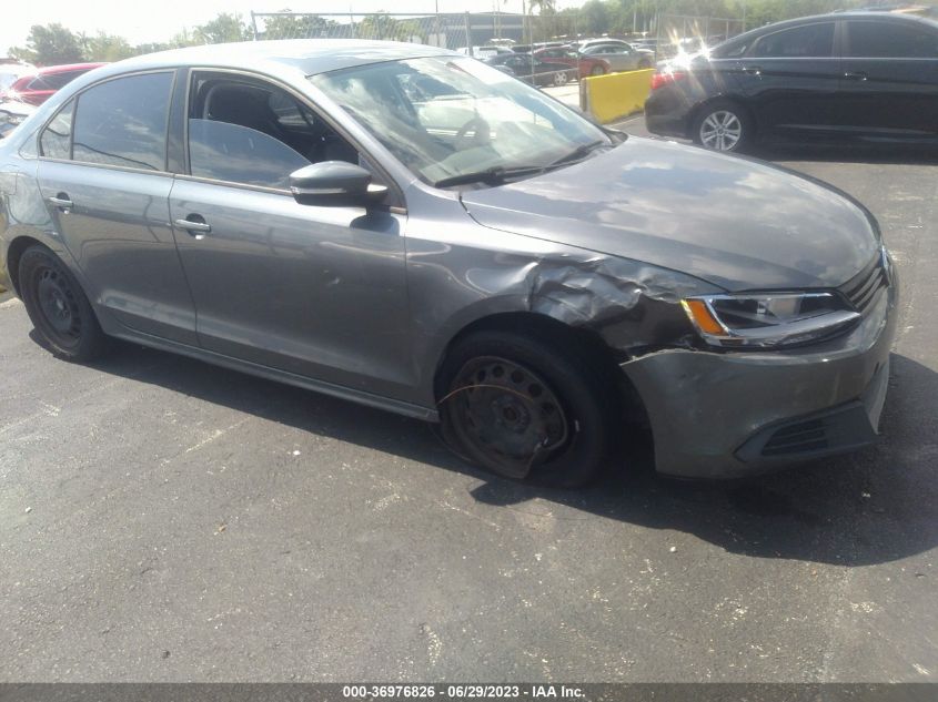 2014 VOLKSWAGEN JETTA SEDAN SE - 3VWD07AJ9EM317861