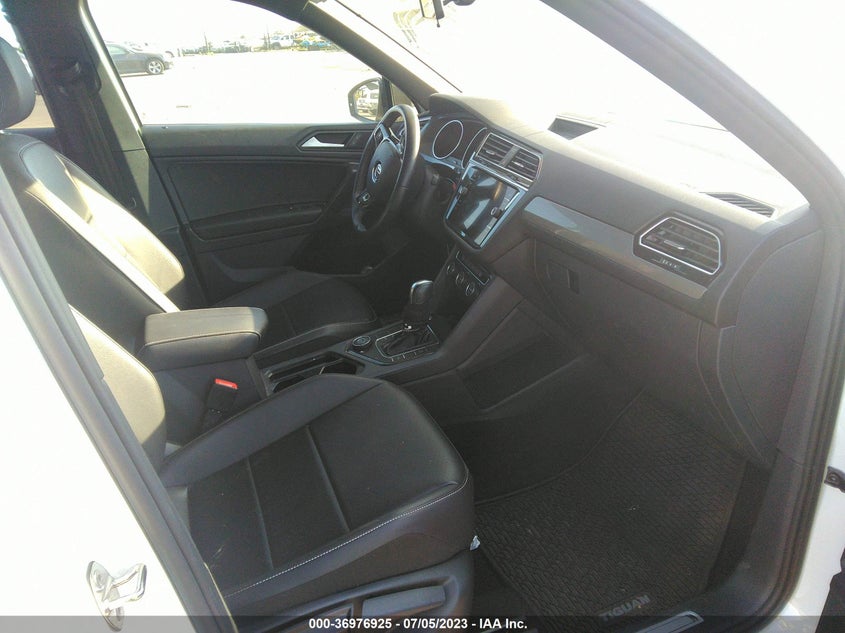 VIN 3VV2B7AX4MM133677 2021 VOLKSWAGEN TIGUAN SE/SE R-LINE BLACK/SEL