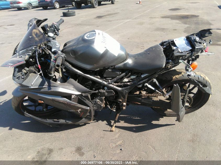 2016 YAMAHA YZFR3 MH3RH06Y6GK010450