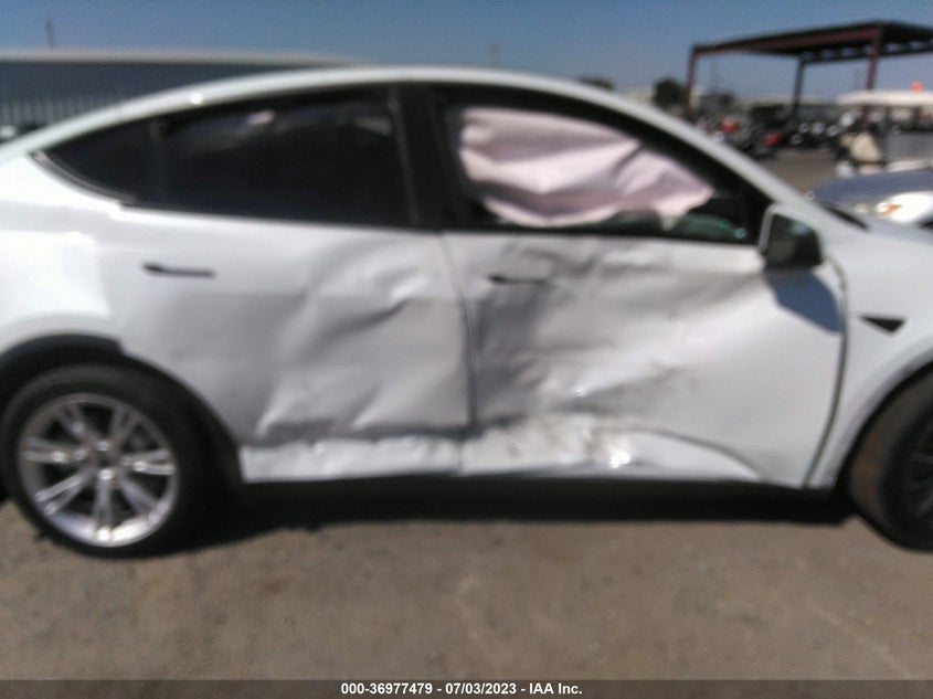 VIN 7SAYGDEE1PF742755 2023 TESLA MODEL Y LONG RANGE