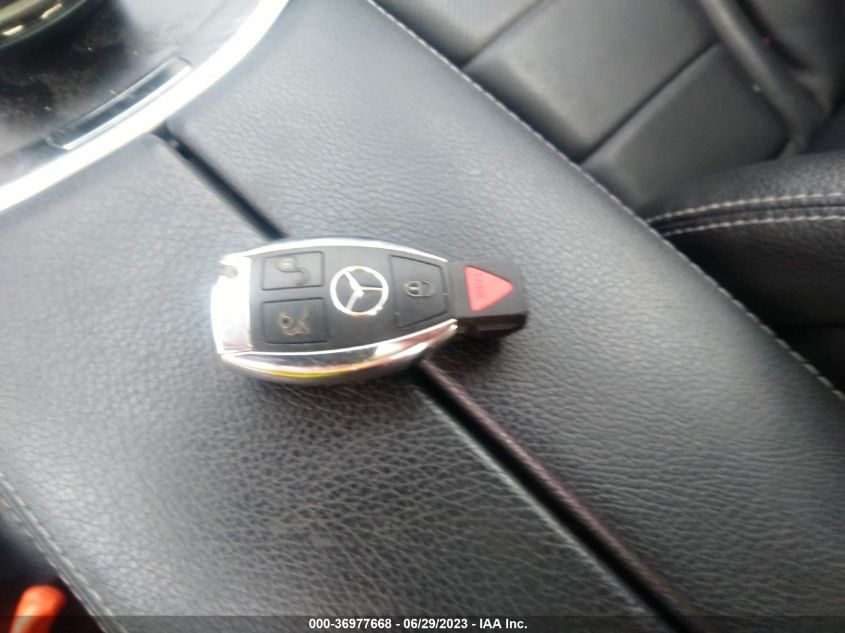 2016 MERCEDES-BENZ C-CLASS C 300 - WDDWF4KB8GR123538