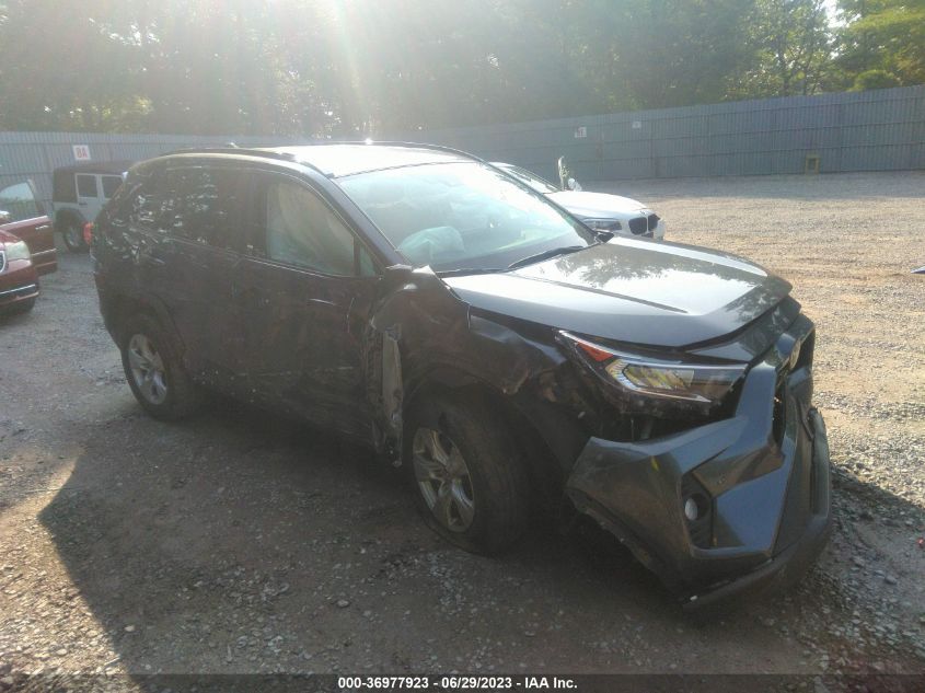 2021 TOYOTA RAV4 XLE - 2T3P1RFV1MC157428