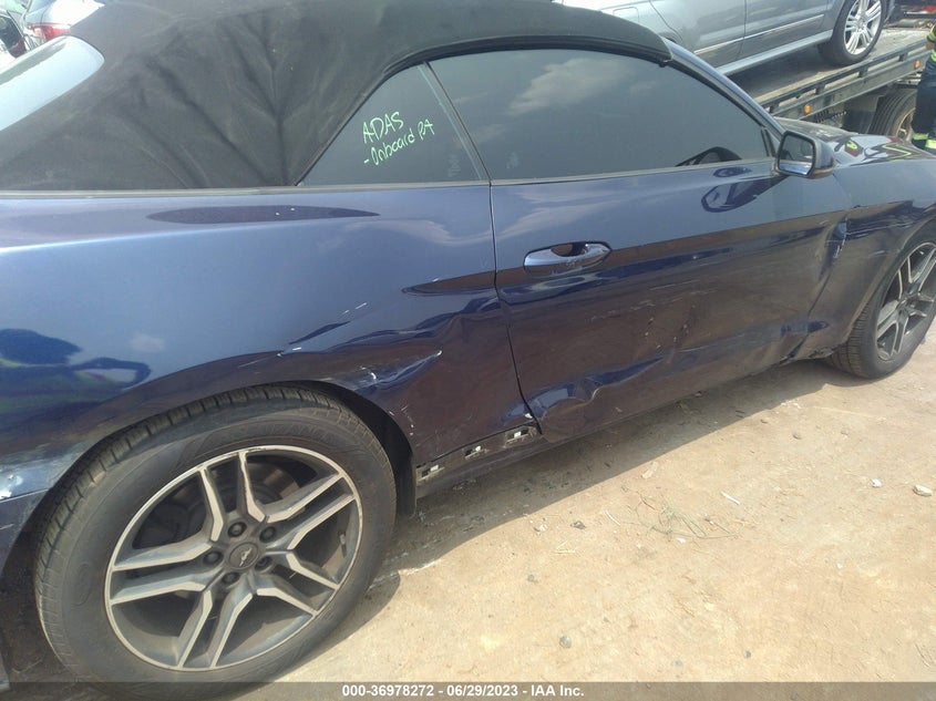 VIN 1FATP8UH8J5117939 2018 FORD MUSTANG ECOBOOST