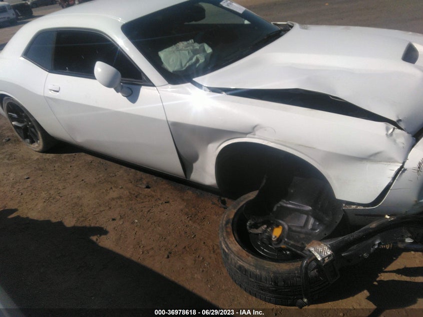 VIN 2C3CDZJGXKH677318 2019 DODGE CHALLENGER GT