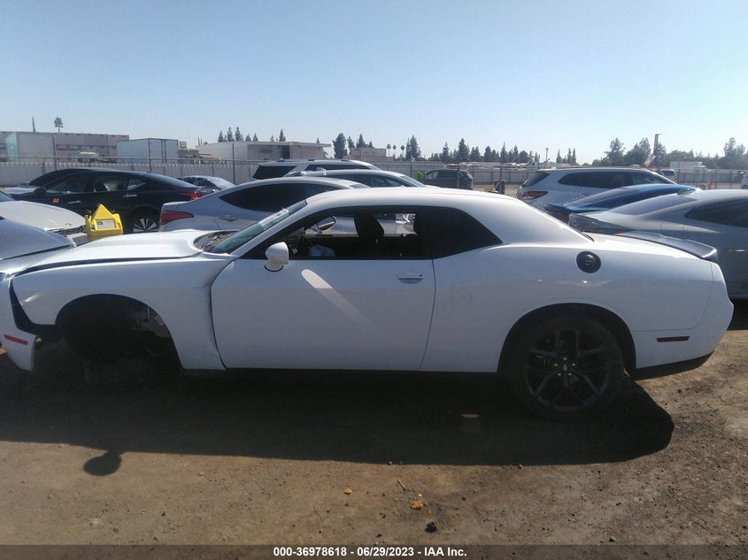VIN 2C3CDZJGXKH677318 2019 DODGE CHALLENGER GT