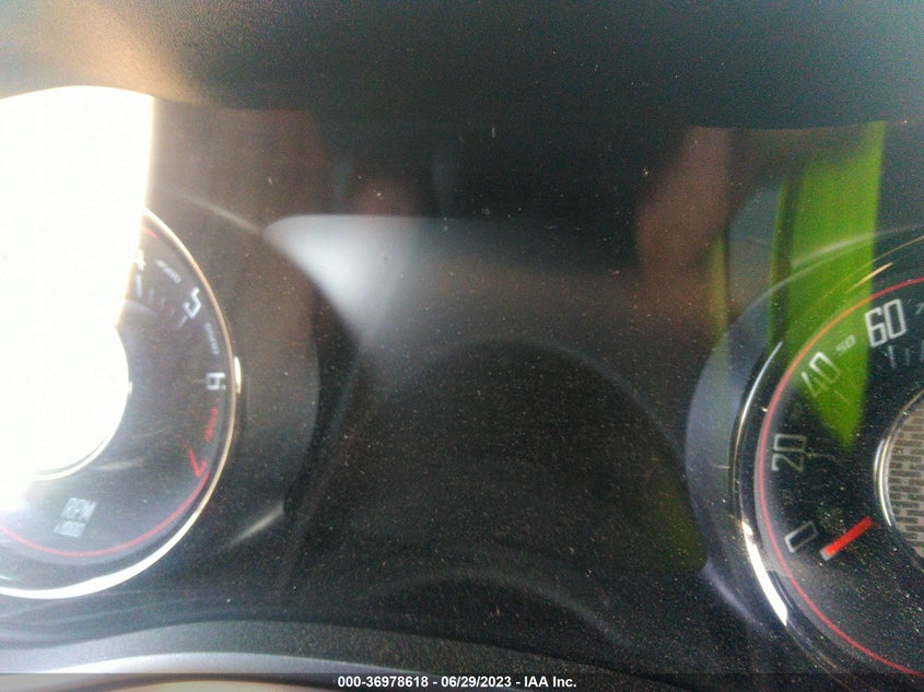 VIN 2C3CDZJGXKH677318 2019 DODGE CHALLENGER GT
