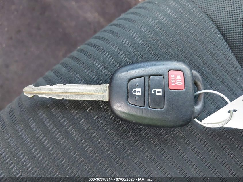 2016 TOYOTA RAV4 LE - JTMZFREV9GJ084435