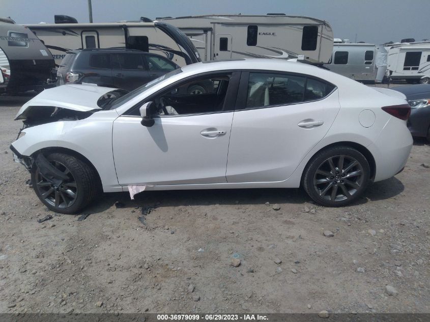 2018 MAZDA MAZDA3 4-DOOR GRAND TOURING - 3MZBN1W31JM171725