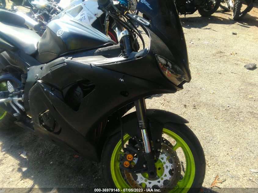 2005 YAMAHA YZFR6 L JYARJ06E25A025244