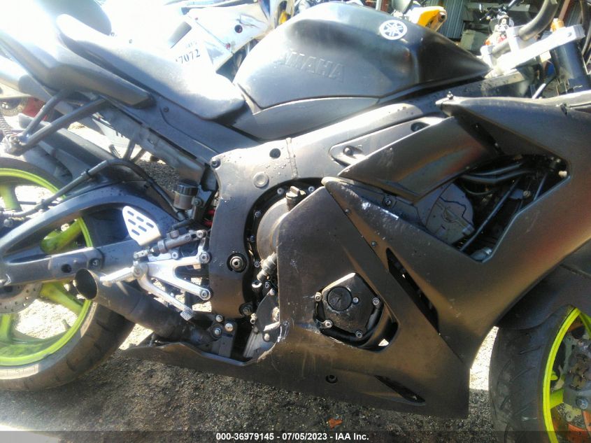2005 YAMAHA YZFR6 L JYARJ06E25A025244