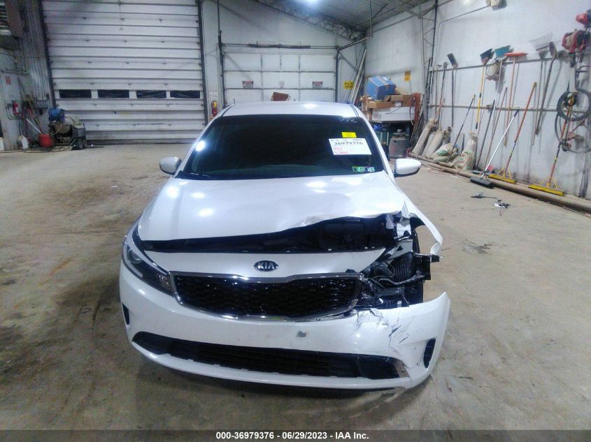 2018 KIA FORTE LX - 3KPFL4A7XJE211381