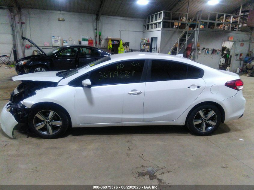 2018 KIA FORTE LX - 3KPFL4A7XJE211381