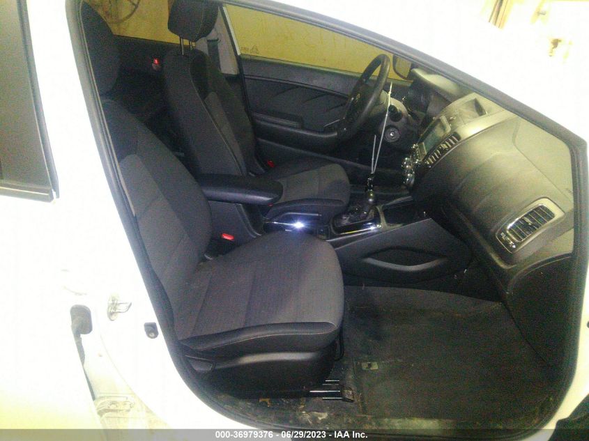 2018 KIA FORTE LX - 3KPFL4A7XJE211381