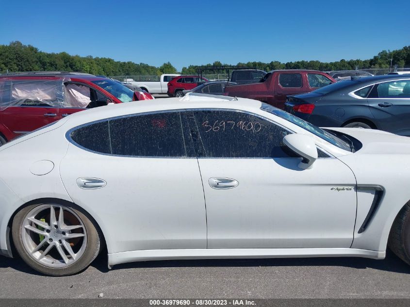 2015 PORSCHE PANAMERA E-HYBRID S - WP0AD2A70FL040943