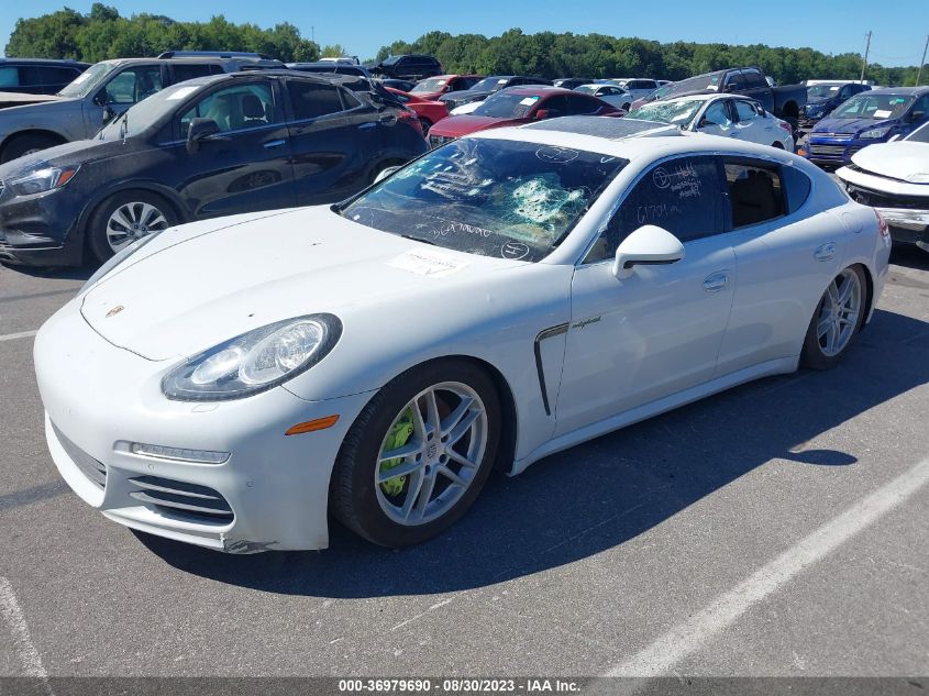 2015 PORSCHE PANAMERA E-HYBRID S - WP0AD2A70FL040943
