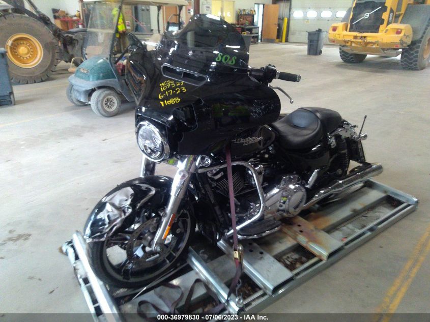 2019 HARLEY-DAVIDSON FLHX - 1HD1KBC16KB681088