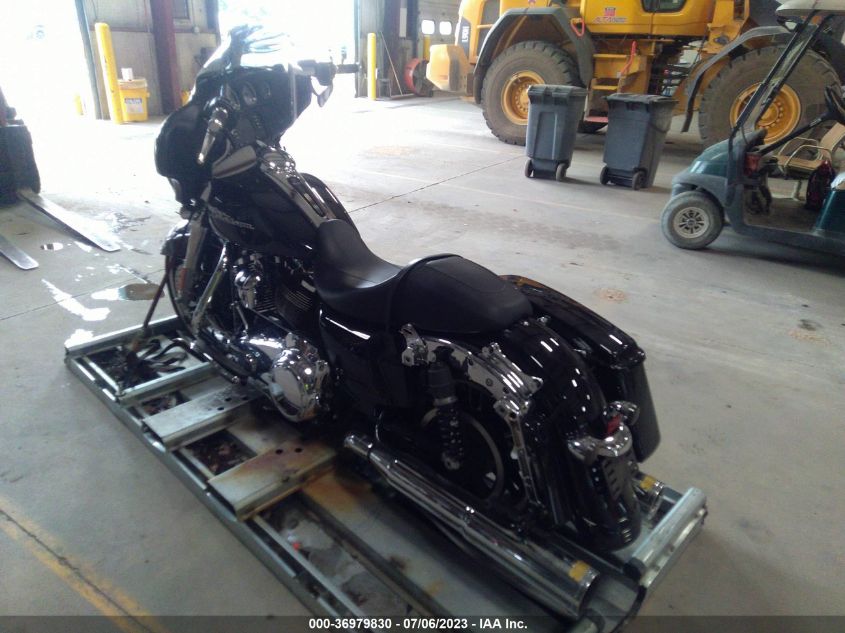 2019 HARLEY-DAVIDSON FLHX - 1HD1KBC16KB681088